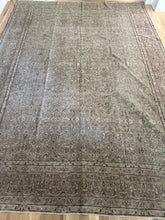 Load image into Gallery viewer, {ON HOLD} Vintage Doroksh 8’10” x 12’