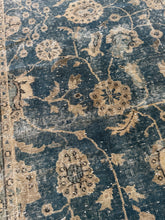 Load image into Gallery viewer, Vintage Turkish 7’ x 10’3”