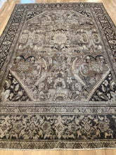 Load image into Gallery viewer, Antique Mahal 7’2” x 10’3”