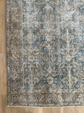Load image into Gallery viewer, Vintage Turkish 3’9” x 7’2”