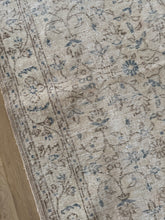 Load image into Gallery viewer, Vintage Turkish 3’11” x 6’9”
