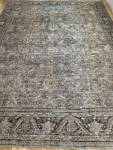 Load image into Gallery viewer, Antique Mahal 10’2” x 13’5”