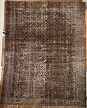 Load image into Gallery viewer, Antique Mahal 9’6” x 12’3”