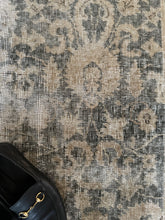 Load image into Gallery viewer, Vintage Oushak 8’9” x 12’1”