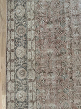 Load image into Gallery viewer, Vintage Turkish 7’6” x 11’