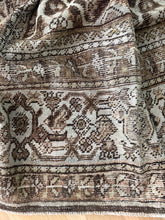 Load image into Gallery viewer, Antique Mahal 8’8” x 12’3”