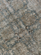 Load image into Gallery viewer, Antique Mahal 7’ x 10’10”