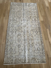 Load image into Gallery viewer, Vintage Turkish 3’ x 6’3”