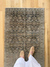 Load image into Gallery viewer, Antique Malayer 2’9” x 4’3”