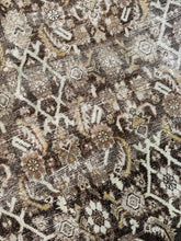 Load image into Gallery viewer, Antique Mahal 8’8” x 12’3”