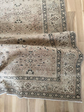 Load image into Gallery viewer, Vintage Kayseri 7’8” x 11’9”