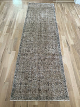 Load image into Gallery viewer, Vintage Turkish 3’ x 9’10”