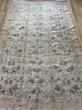 Load image into Gallery viewer, Vintage Turkish 5’10” x 9’3”