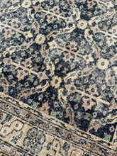 Load image into Gallery viewer, Vintage Turkish 5’ x 7’11”