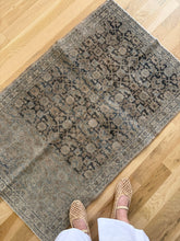 Load image into Gallery viewer, Antique Malayer 2’9” x 4’3”