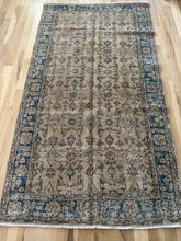 Load image into Gallery viewer, Vintage Turkish 3’10” x 7’2”