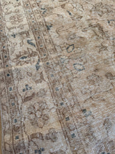 Load image into Gallery viewer, Vintage Turkish 7’2” x 10’7”
