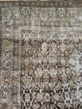 Load image into Gallery viewer, Antique Mahal 8’8” x 12’3”