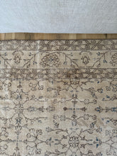 Load image into Gallery viewer, Vintage Turkish 6’7” x 10’2”