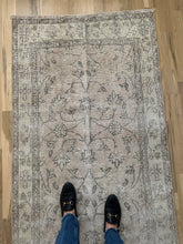 Load image into Gallery viewer, Vintage Turkish 3’1” x 11’5”