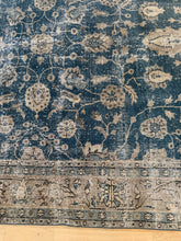 Load image into Gallery viewer, Vintage Turkish 7’ x 10’3”