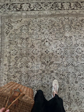 Load image into Gallery viewer, Antique Mahal 9’3” x 12’