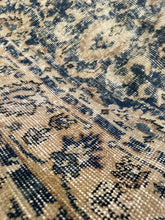 Load image into Gallery viewer, Vintage Turkish 3’9” x 6’6”