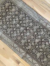 Load image into Gallery viewer, Vintage Mahal 3’1” x 10’