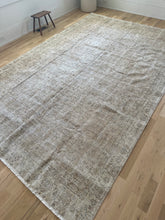 Load image into Gallery viewer, Vintage Turkish 7’9” x 12’1”