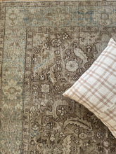 Load image into Gallery viewer, Antique Heriz 6’6” x 10’1”