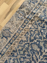 Load image into Gallery viewer, Vintage Turkish 3’4” x 10’1”