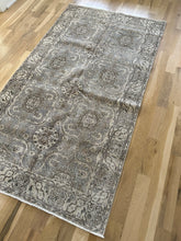 Load image into Gallery viewer, Vintage Turkish 3’9” x 6’10”