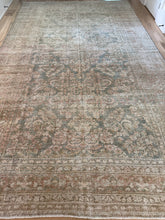 Load image into Gallery viewer, Antique Mahal 8’ x 13’7”