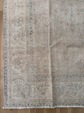 Load image into Gallery viewer, Vintage Turkish 6’9” x 8’4”
