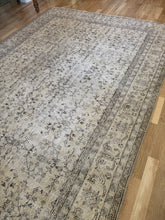 Load image into Gallery viewer, Vintage Turkish 8’ x 11’5”