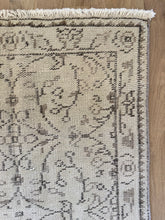 Load image into Gallery viewer, Vintage Turkish 2’9” x 11’