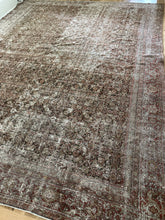 Load image into Gallery viewer, Antique Mahal 9’6” x 12’3”