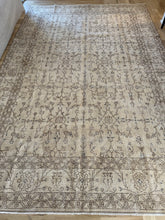 Load image into Gallery viewer, Vintage Turkish 6’7” x 10’2”
