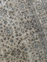 Load image into Gallery viewer, Vintage Turkish 9’3” x 13’1”