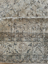 Load image into Gallery viewer, Vintage Turkish 7’2” x 10’7”