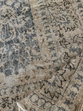 Load image into Gallery viewer, Vintage Oushak 8’9” x 12’1”