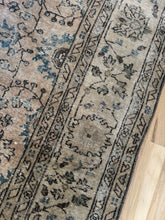 Load image into Gallery viewer, Vintage Turkish 7’3” x 9’11”