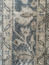 Load image into Gallery viewer, Vintage Turkish 6’4” x 9’9”