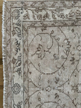 Load image into Gallery viewer, Vintage Turkish 3’5” x 6’6”