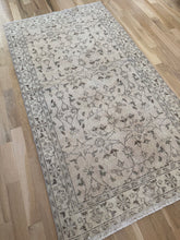 Load image into Gallery viewer, Vintage Turkish Scatter Rug 3’10” x 7’1”