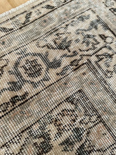 Load image into Gallery viewer, Vintage Turkish 5’1” x 7’9”