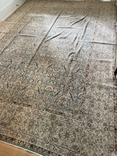 Load image into Gallery viewer, Vintage Doroksh 9’6” x 13’7”