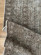 Load image into Gallery viewer, Antique Tabriz 9’6” x 12’2”