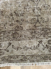 Load image into Gallery viewer, Vintage Turkish 7’5” x 10’