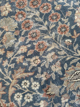 Load image into Gallery viewer, Vintage Turkish 5’7” x 8’11”